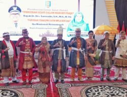 Pj Gubernur Lampung Bersama Istri Terima Gelar Adat Pangeran dan Pangeran Permaisuri Terima Gelar Adat