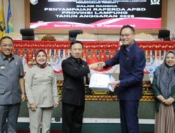 Pemprov Lampung Serahkan Dokumen Raperda APBD Tahun Anggaran 2026 Kepada DPRD Lampung